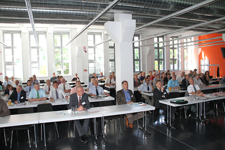 Blick in die Aula und auf das Auditorium (Quelle: DLKG)